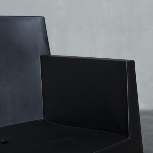 Sitial Cubo Negro