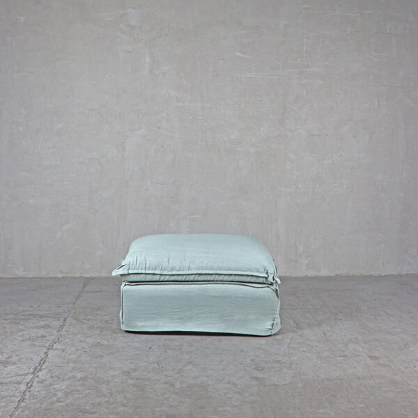 Sillón Concilio + Pouf Niebla 90 x 50