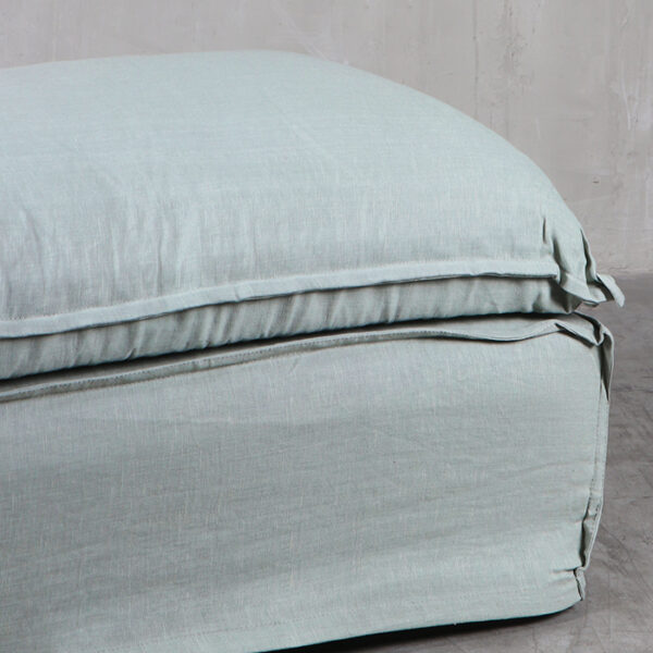 Sillón Concilio + Pouf Niebla 90 x 50