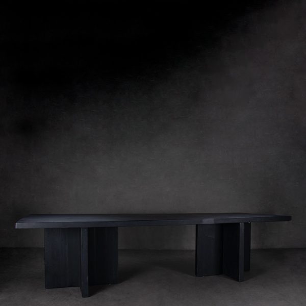 Mesa La Exhalación negra