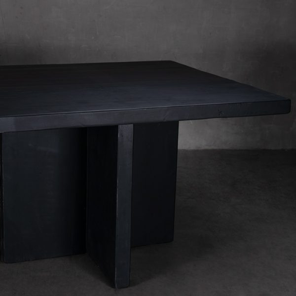 Mesa La Exhalación negra