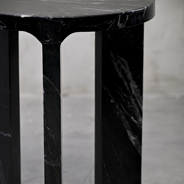 Mesa el Flagelo Negra