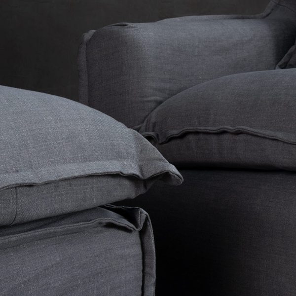 Sillón y pouf Santo Concilio