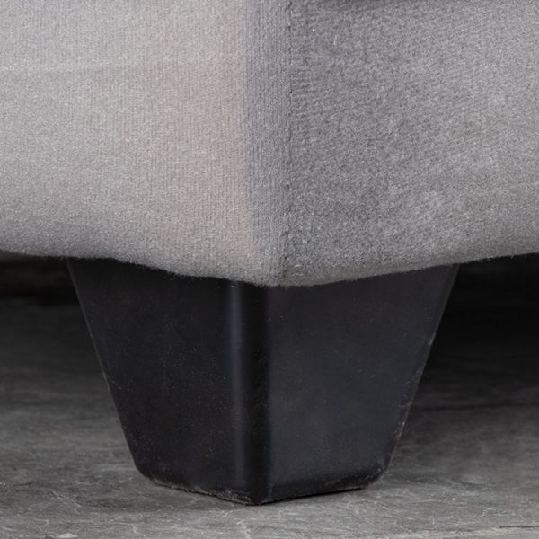 Sillón y pouf Santo Concilio