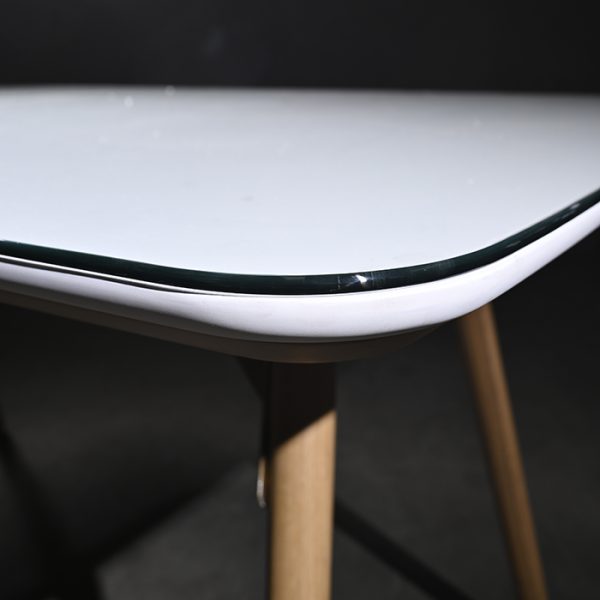 Mesa Simple Glass