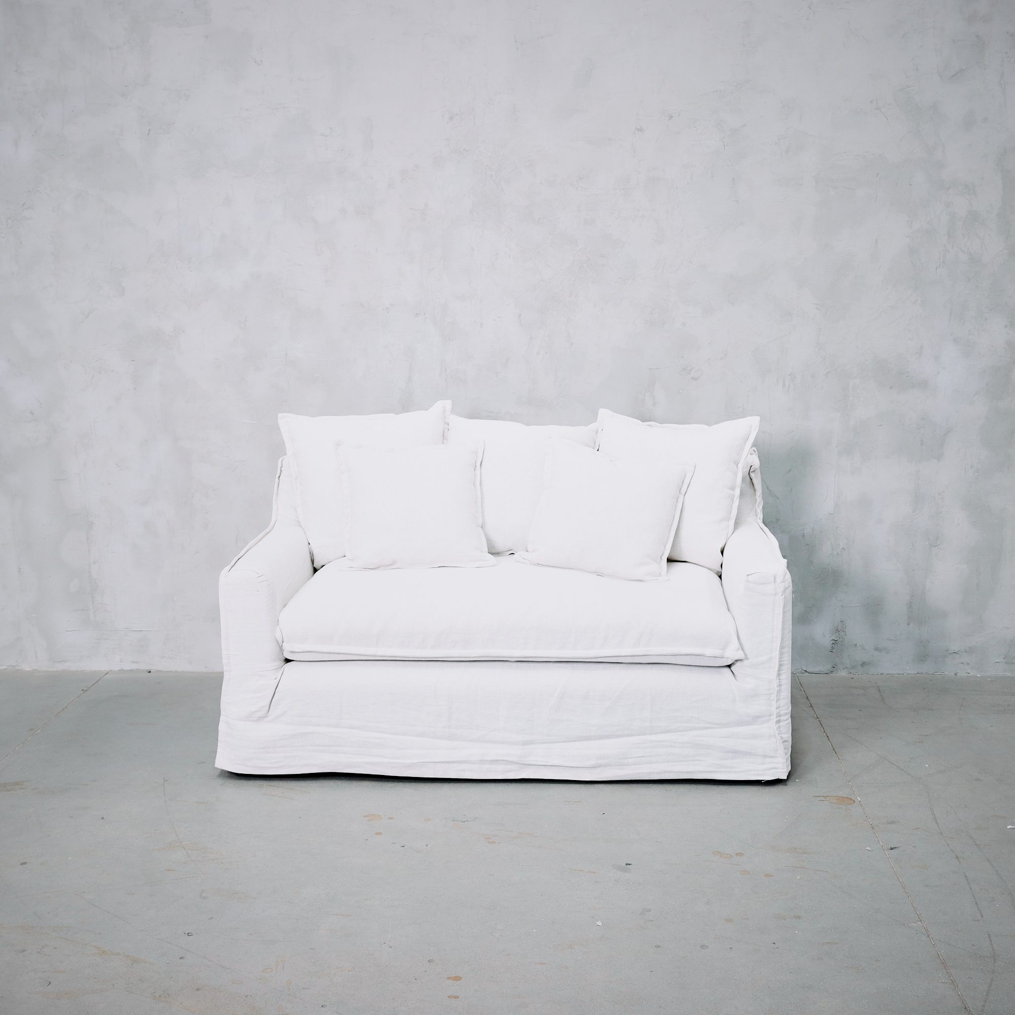 Sofá Santo Concilio 1.60 Hueso