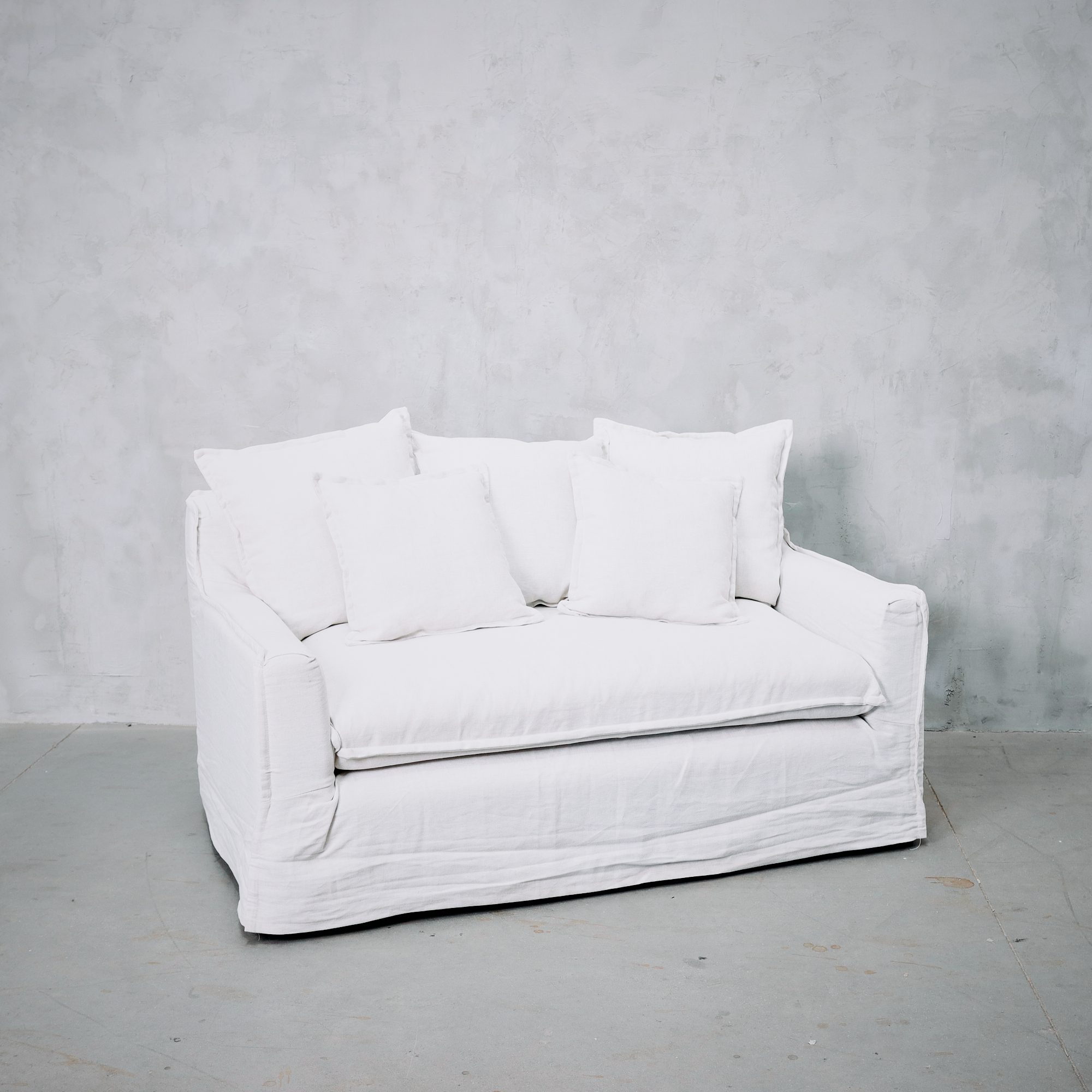 Sofá Santo Concilio 1.60 Hueso