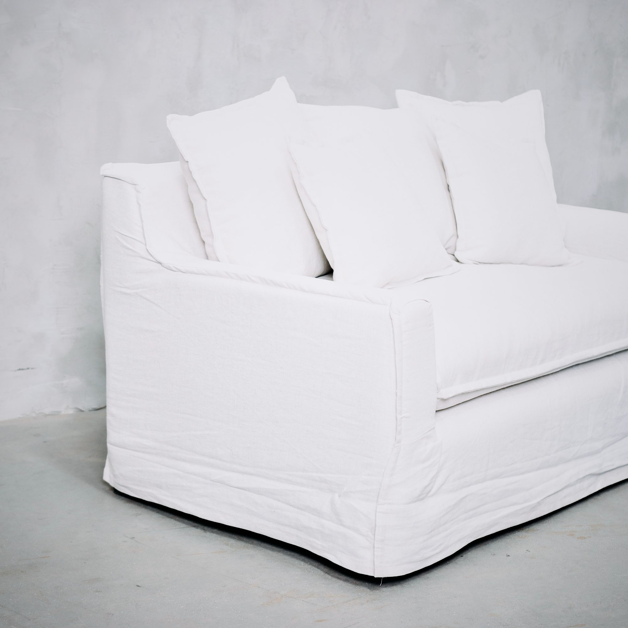 Sofá Santo Concilio 1.60 Hueso