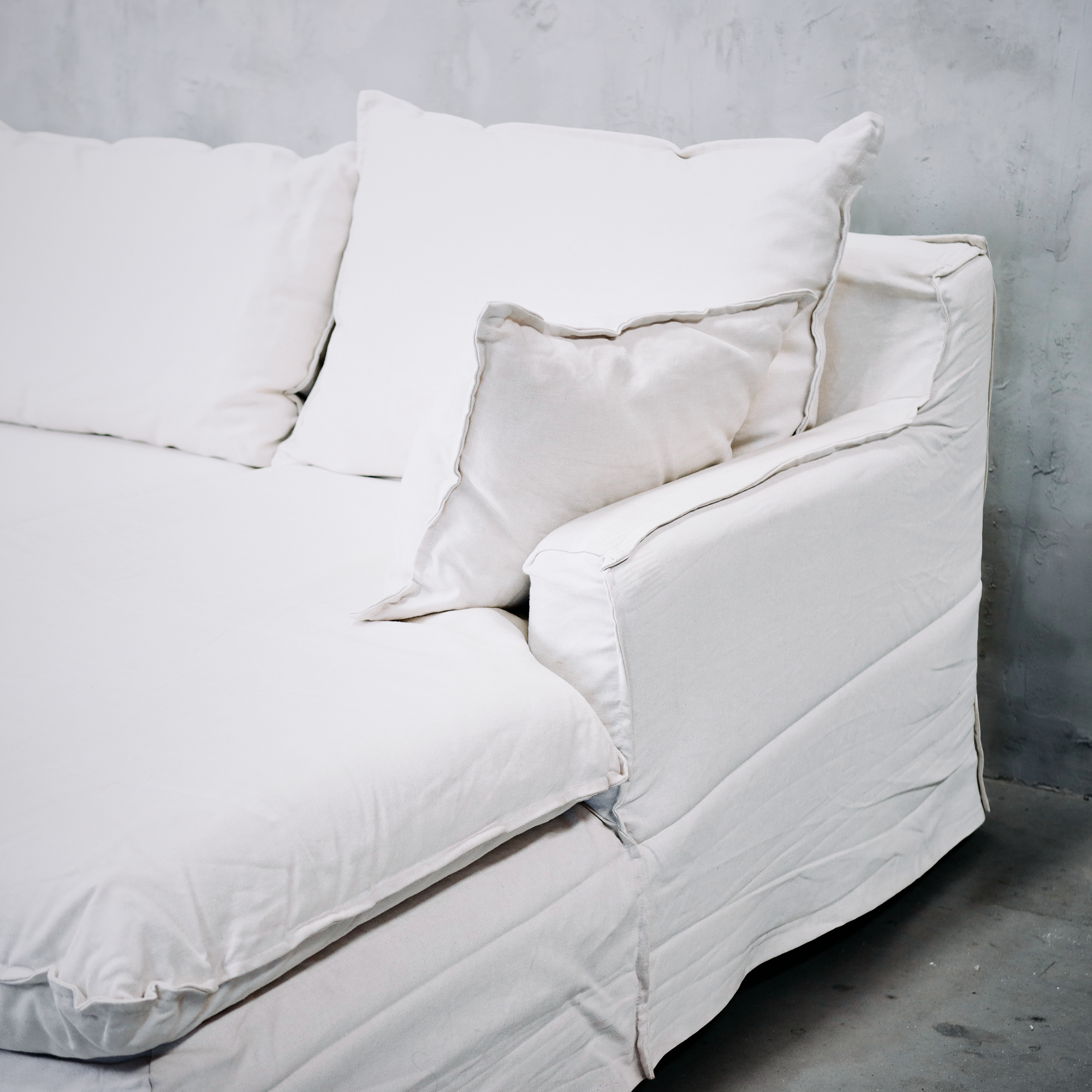 Seccional Trinidad Der. 2.80 x 1.65 Hueso